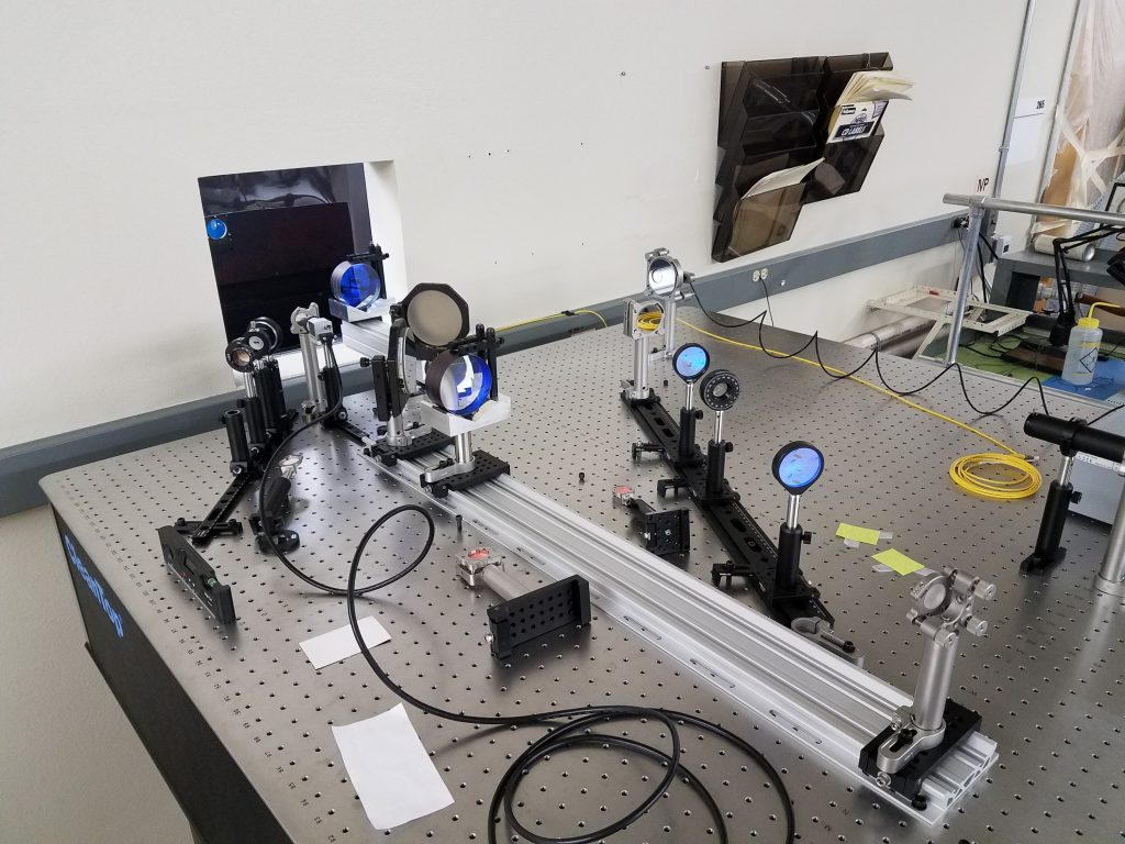 First Closed-Loop Experiment with the GMT Simulator