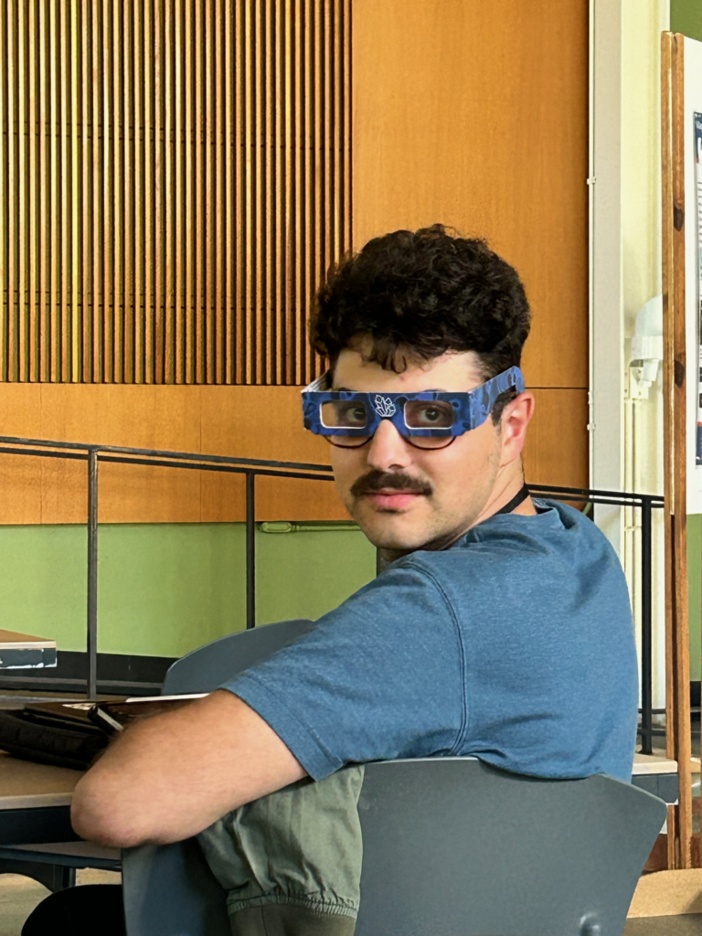with this combo, he can look straight into your soul