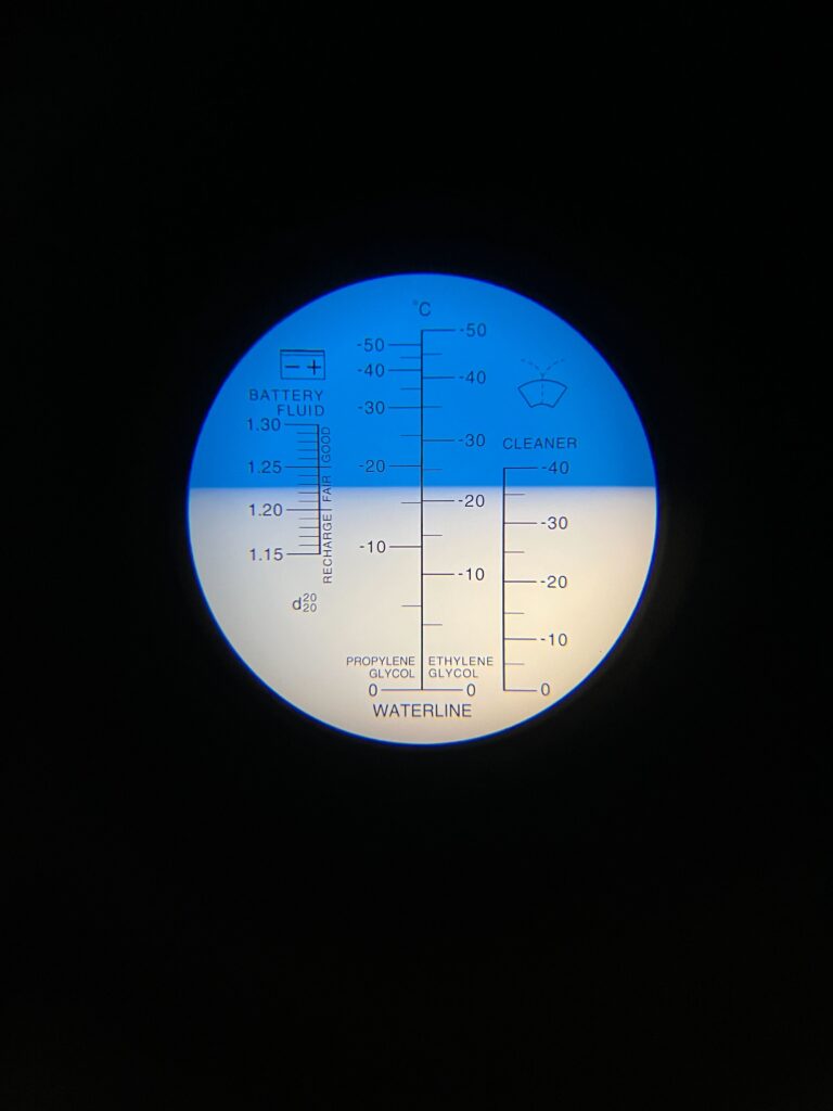 if you squint it kinda looks like a portal to the beach